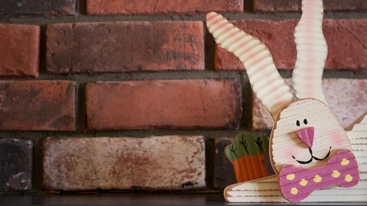 Bricolage de Pâques pour enfant : du rouleau à l'œuf décoré